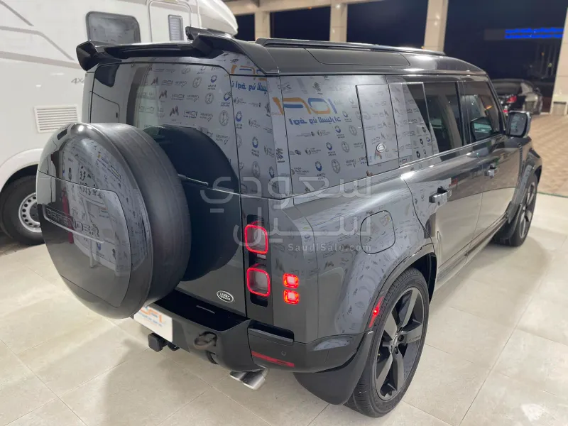 2023 لاند روفر ديفيندر V8 P525 ادشن