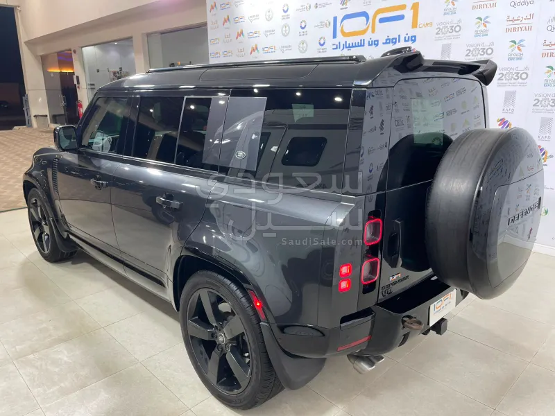 2023 لاند روفر ديفيندر V8 P525 ادشن