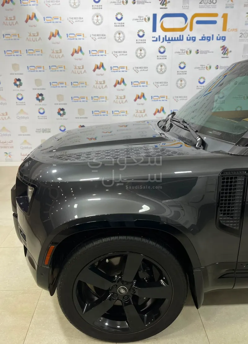 2023 لاند روفر ديفيندر V8 P525 ادشن