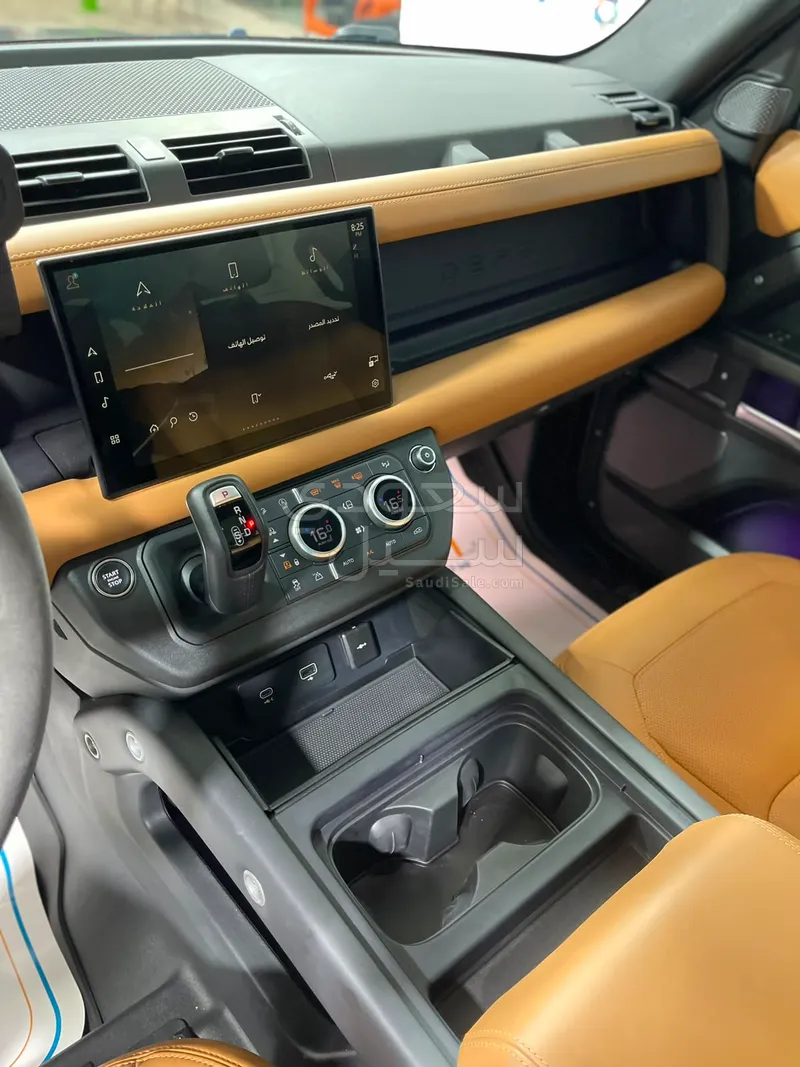 2023 لاند روفر ديفيندر V8 P525 ادشن