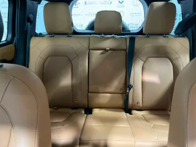 2023 لاند روفر ديفيندر V8 P525 ادشن