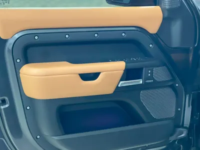 2023 لاند روفر ديفيندر V8 P525 ادشن