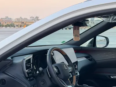 2025 لكزس أر إكس 350