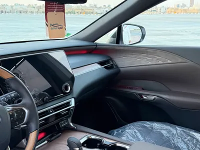 2025 لكزس أر إكس 350