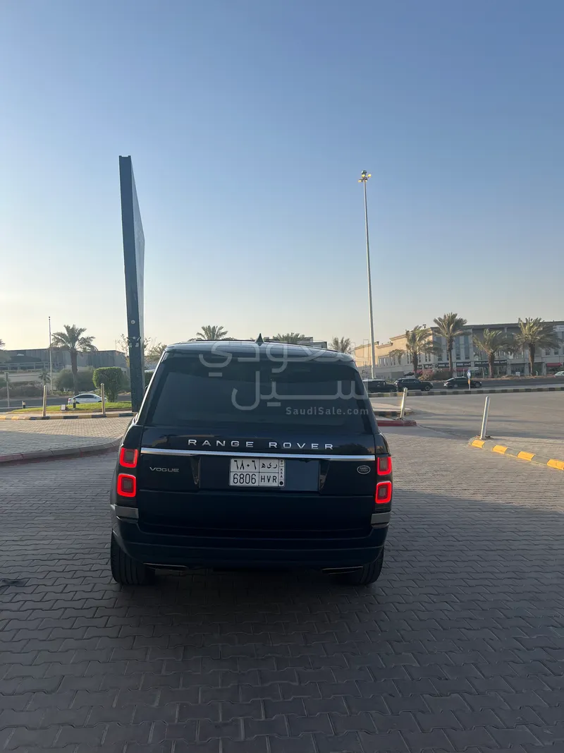 2020 لاند روفر رينج روفر فوج