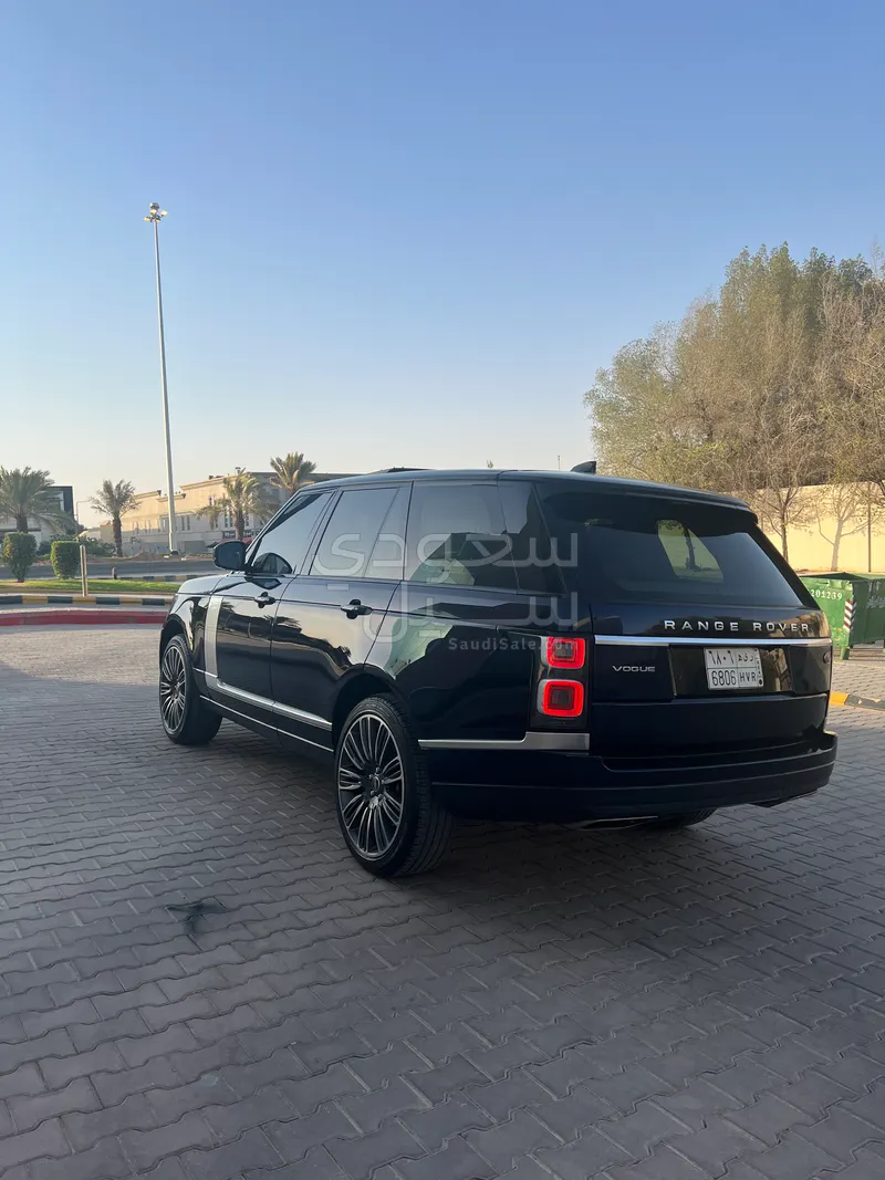 2020 لاند روفر رينج روفر فوج