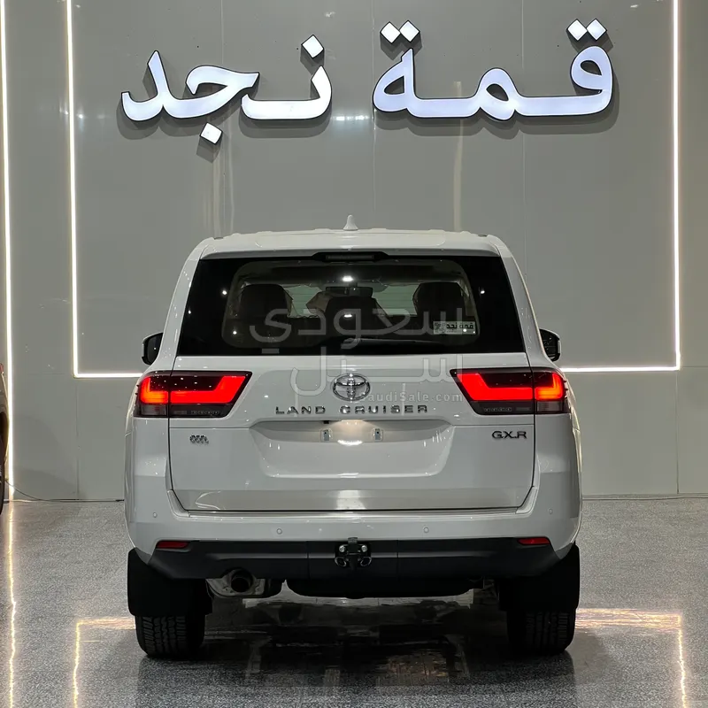 2026 تويوتا لاند كروزر جي اكس ار2