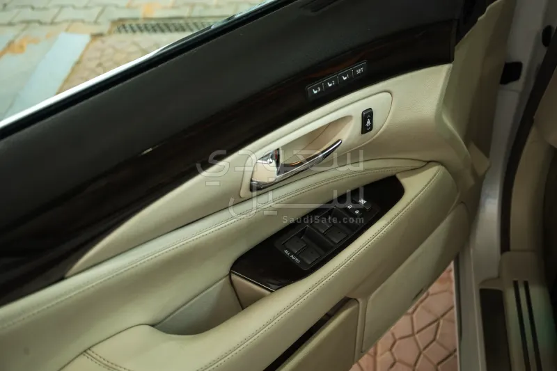 2007 لكزس إل إس 460 إل