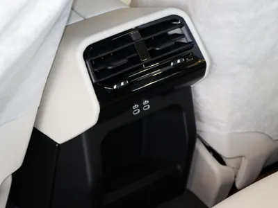 2027 بي ام دبليو الفئة الخامسة 520 أي