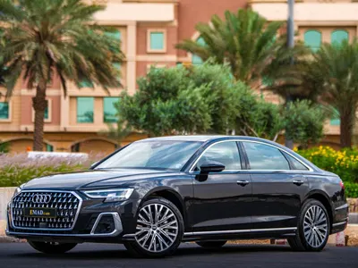 2023 اودي اي 8 50 تي إي اف اي