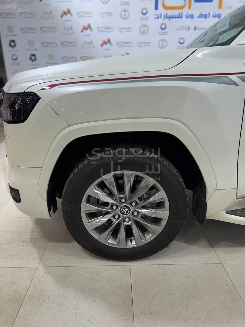 2026 تويوتا لاند كروزر جي اكس ار