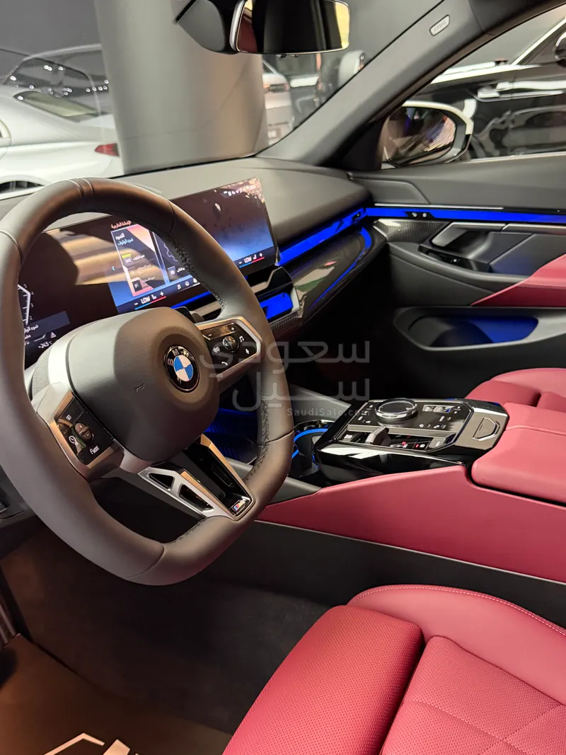 2027 بي ام دبليو الفئة الخامسة 520 أي إم كت