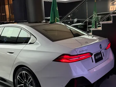 2027 بي ام دبليو الفئة الخامسة 520 أي إم كت