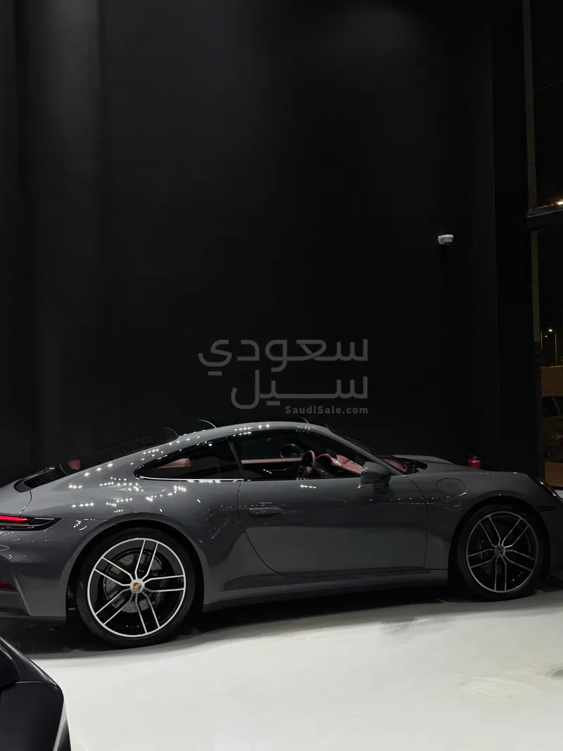 2026 بورش 911 كاريرا