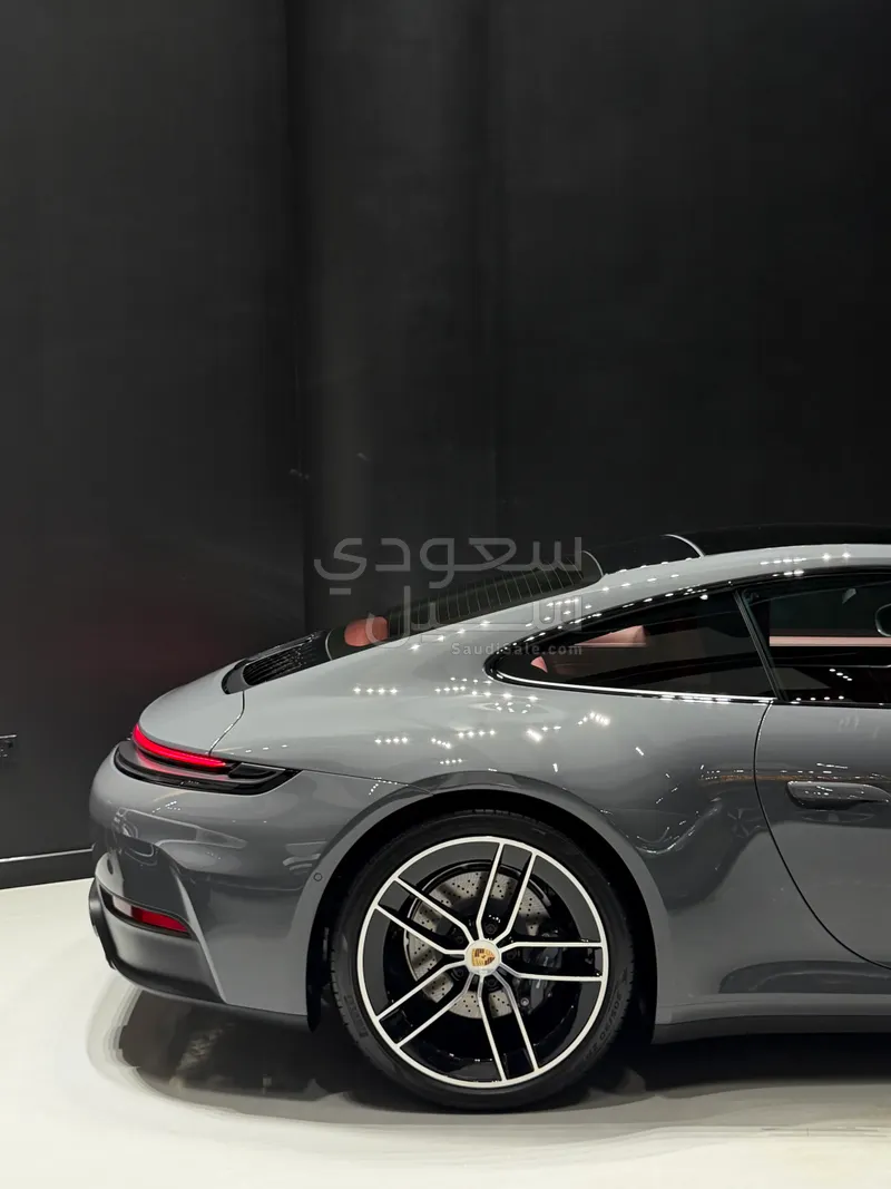 2026 بورش 911 كاريرا