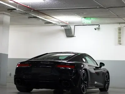 2021 اودي ار 8 في 10 بلس