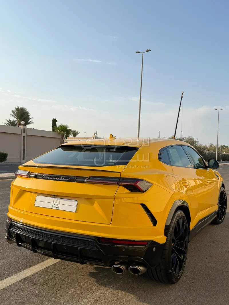 2022 لمبرجيني اوروس