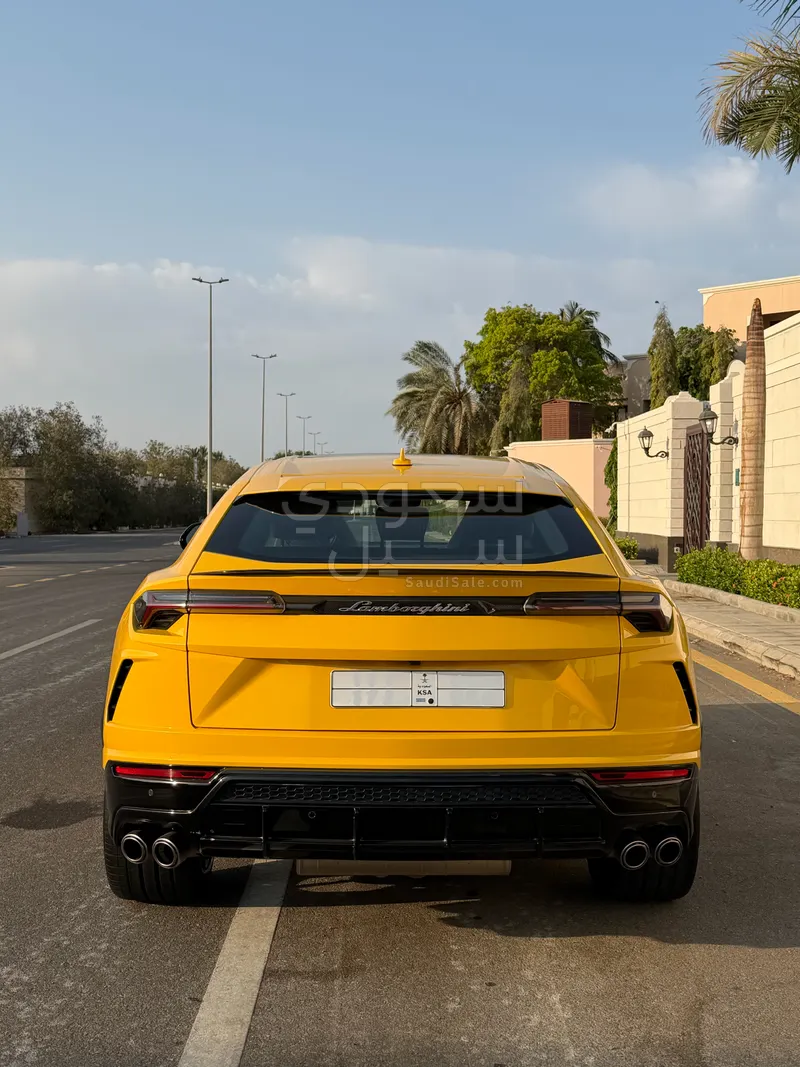 2022 لمبرجيني اوروس