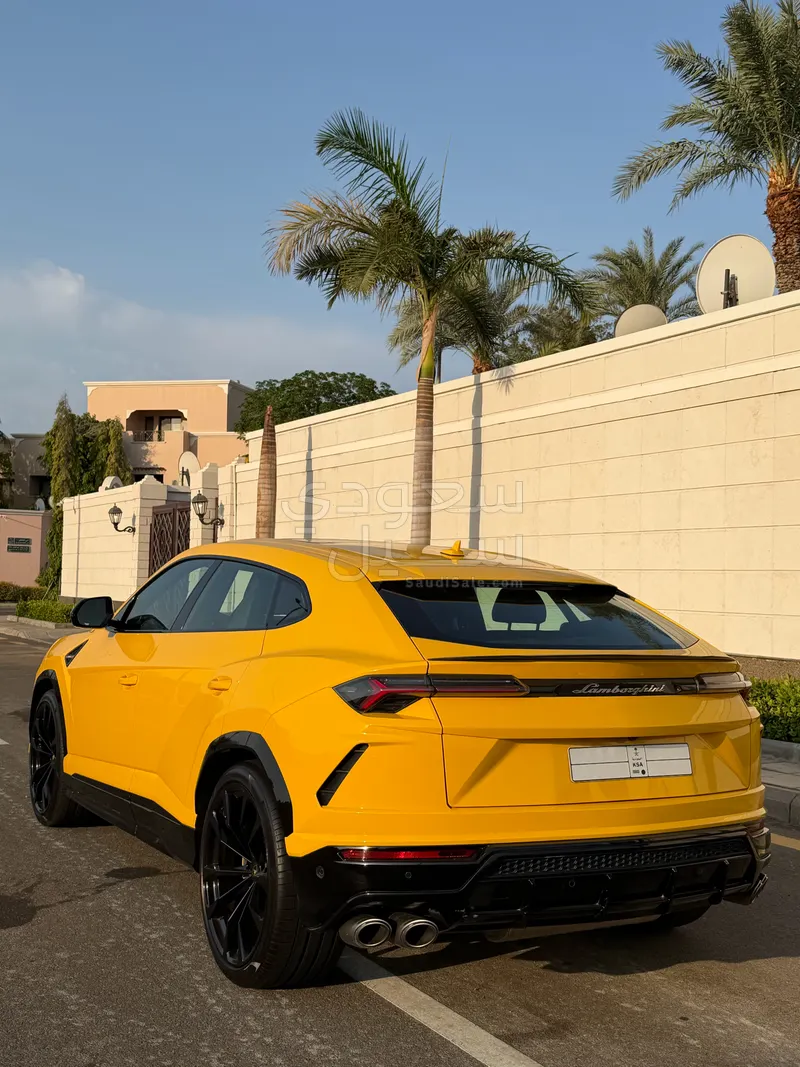 2022 لمبرجيني اوروس