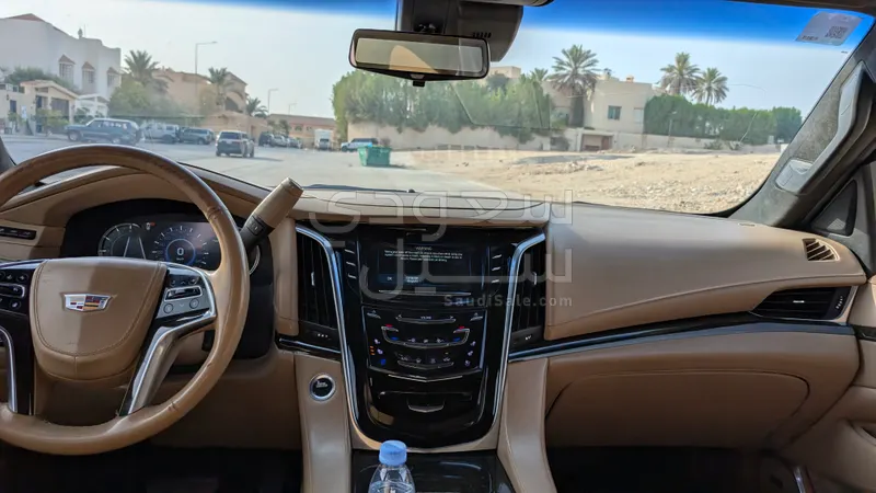 2019 كاديلاك اسكاليد بلاتينيوم