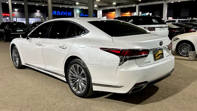 2018 لكزس إل إس 350