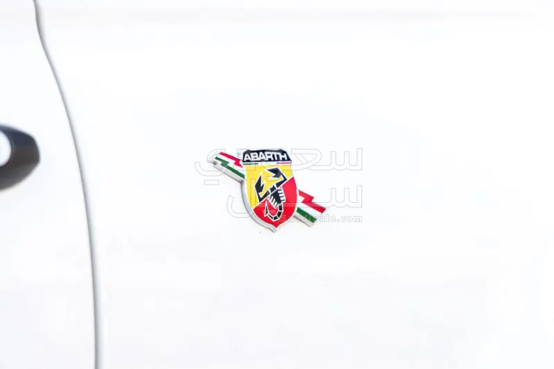 2024 فيات ابارث 695 توريزمو