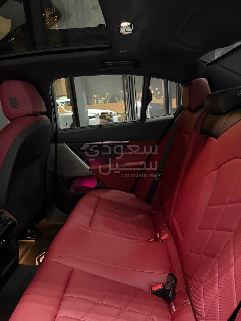 2026 بي ام دبليو الفئة الخامسة 520 أي إم كت
