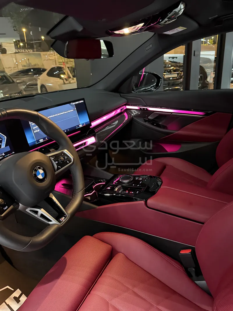 2026 بي ام دبليو الفئة الخامسة 520 أي إم كت