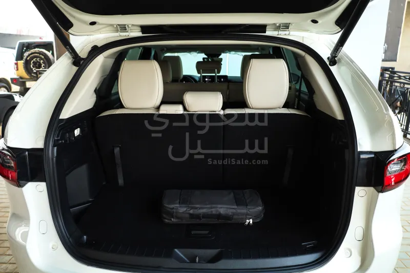 2024 مازدا سي اكس 90