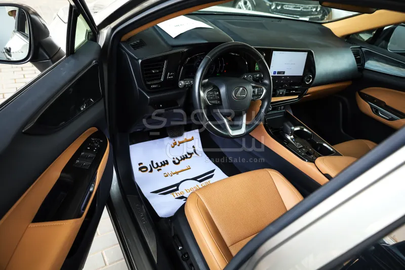 2024 لكزس إن إكس 350