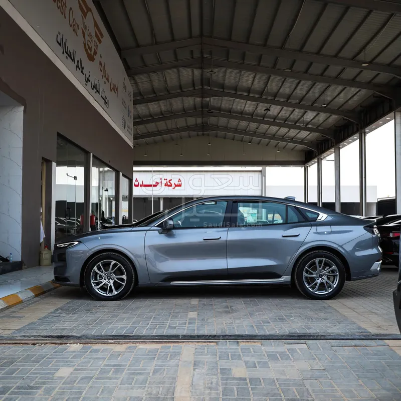 2024 فورد توروس امبيانتي