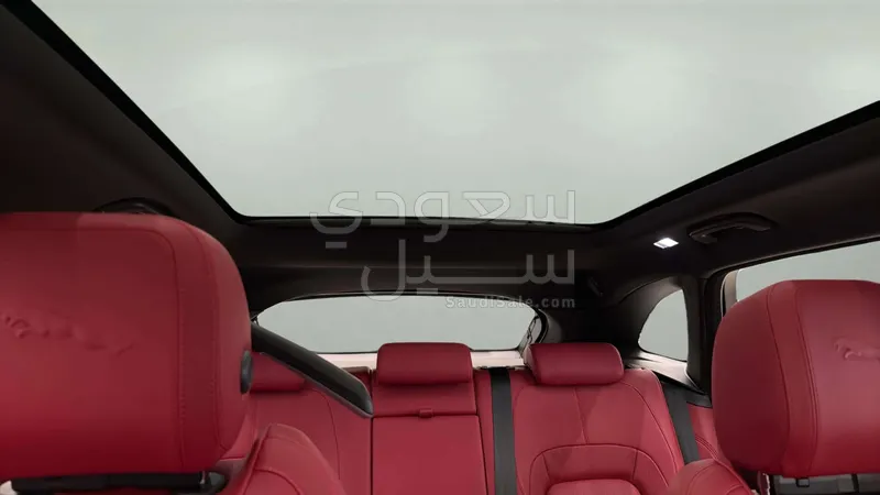 2024 جاكوار اف-بيس ار دايناميك
