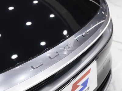 2025 لوسيد اير بيور