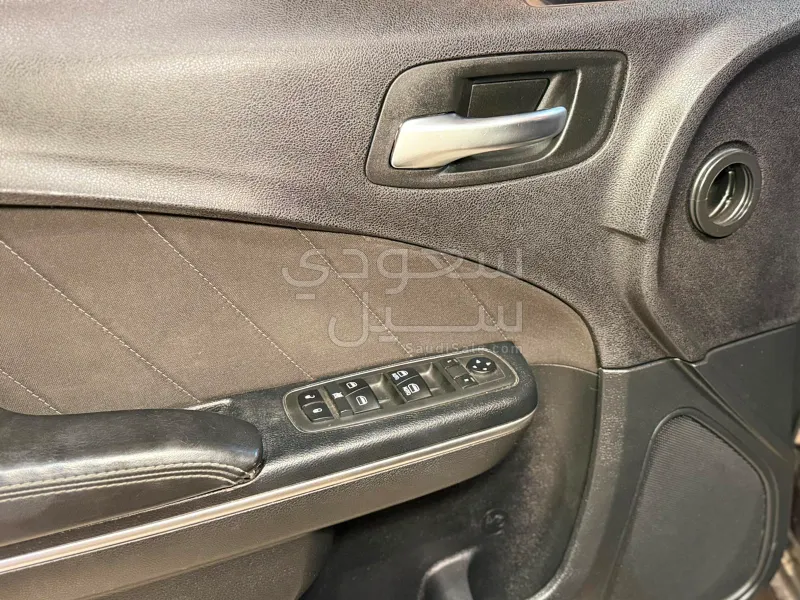 2016 دودج تشارجر ار تي