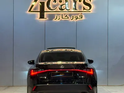 2023 لكزس آي إس 350