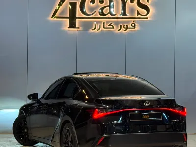 2023 لكزس آي إس 350