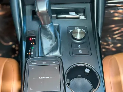 2023 لكزس آي إس 350