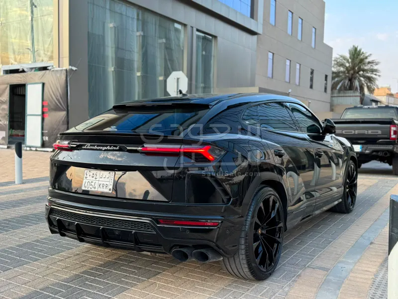 2021 لمبرجيني اوروس