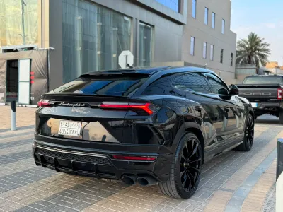 2021 لمبرجيني اوروس
