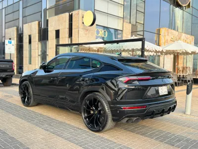 2021 لمبرجيني اوروس