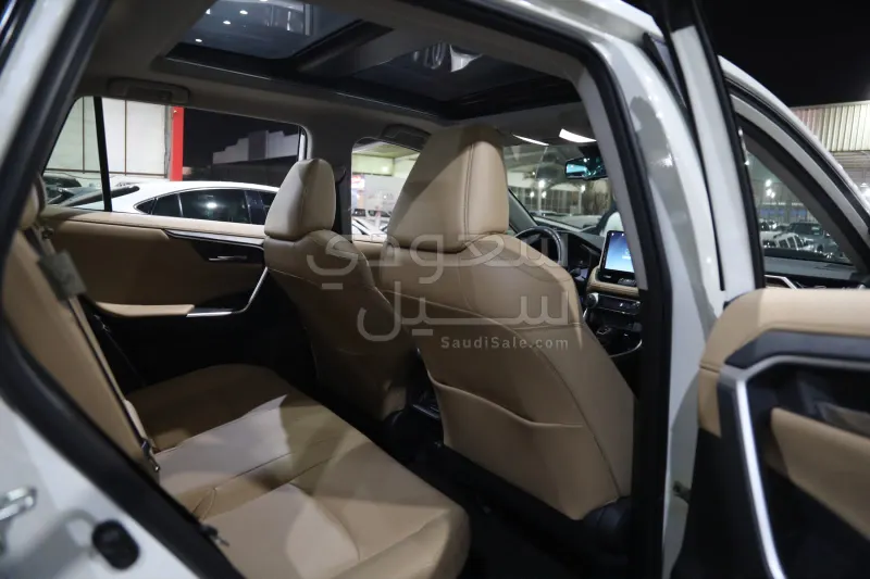 2022 تويوتا راف 4