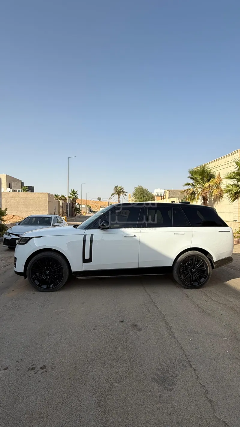 2024 لاند روفر رينج روفر فوج