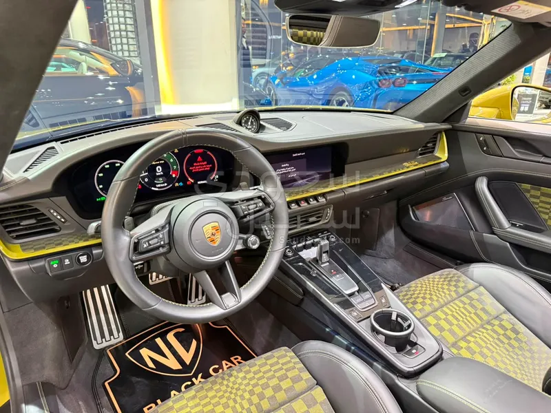 2026 بورش 911 كاريرا كابريوليه