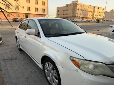 2011 تويوتا افالون