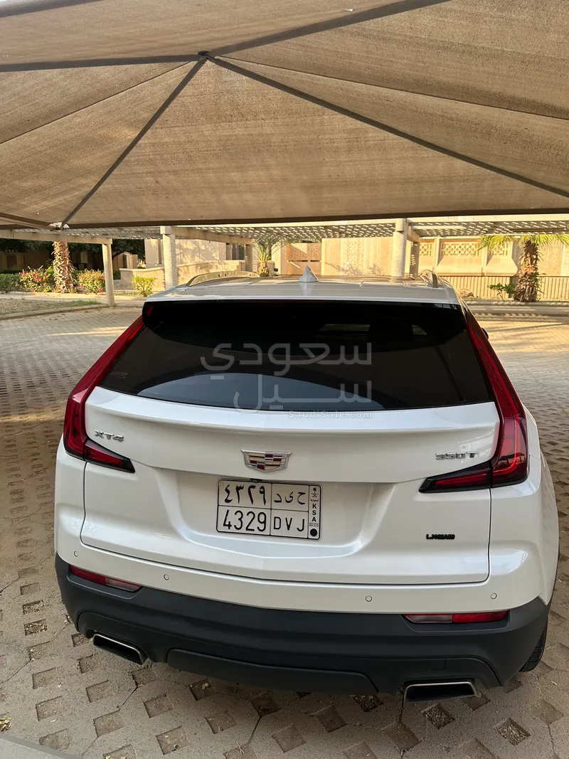 2021 كاديلاك اكس تي 4
