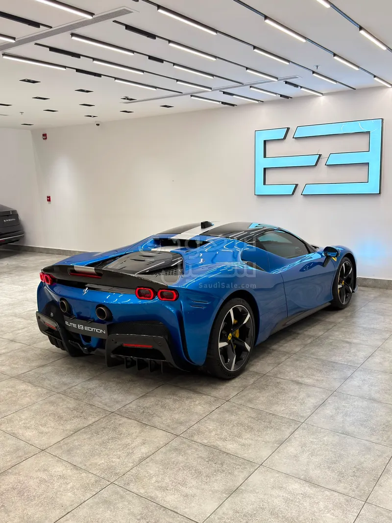 2020 فيراري اس اف 90 سترادالي