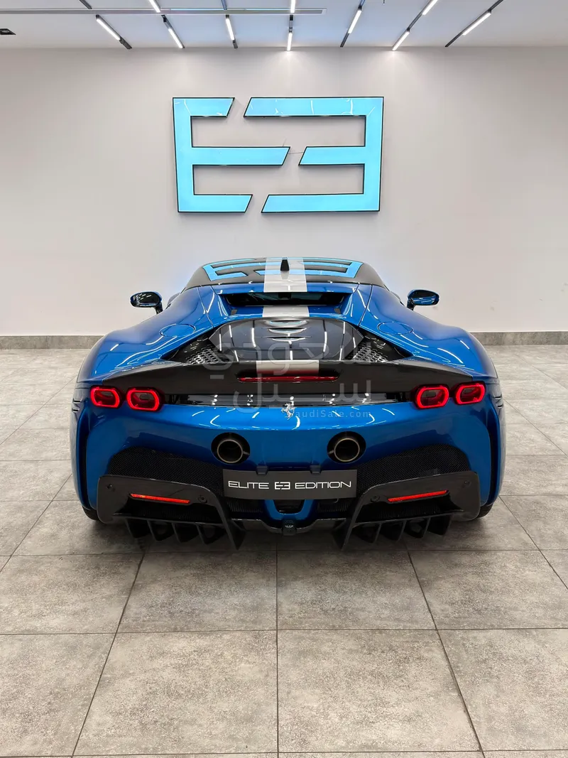 2020 فيراري اس اف 90 سترادالي