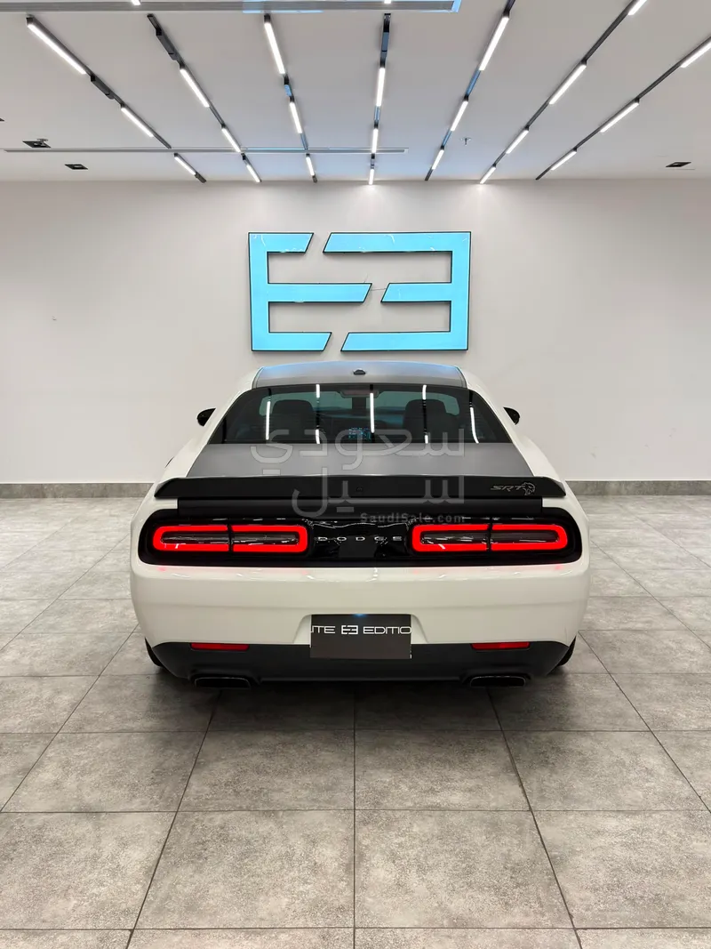 2022 دودج تشالنجر هيلكات رد اي