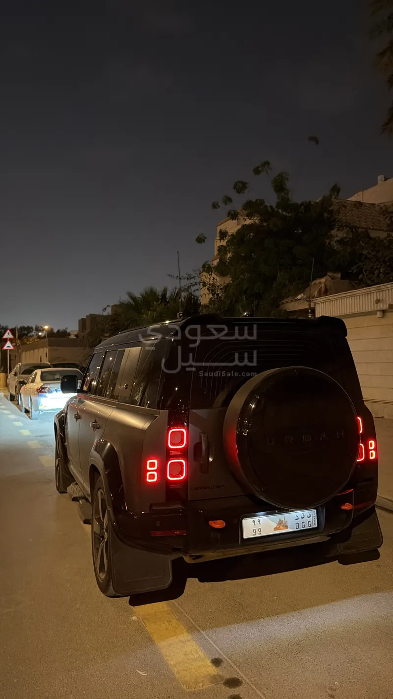 2025 لاند روفر ديفيندر اكس 110