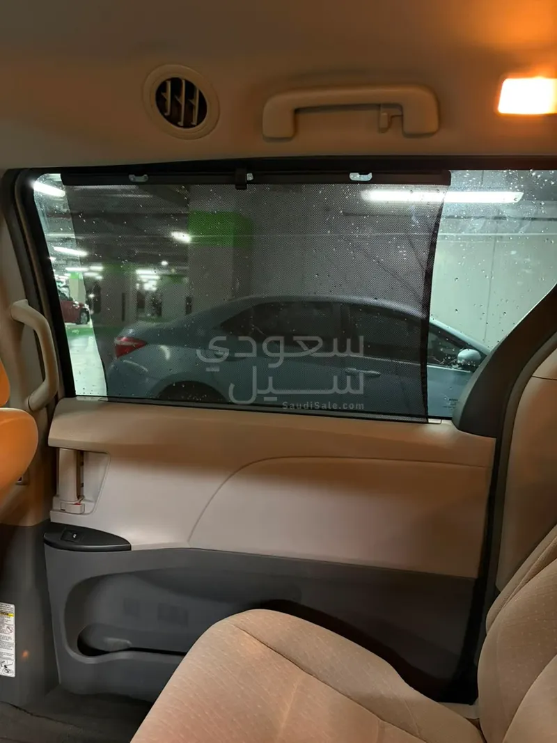 2017 تويوتا سيانا